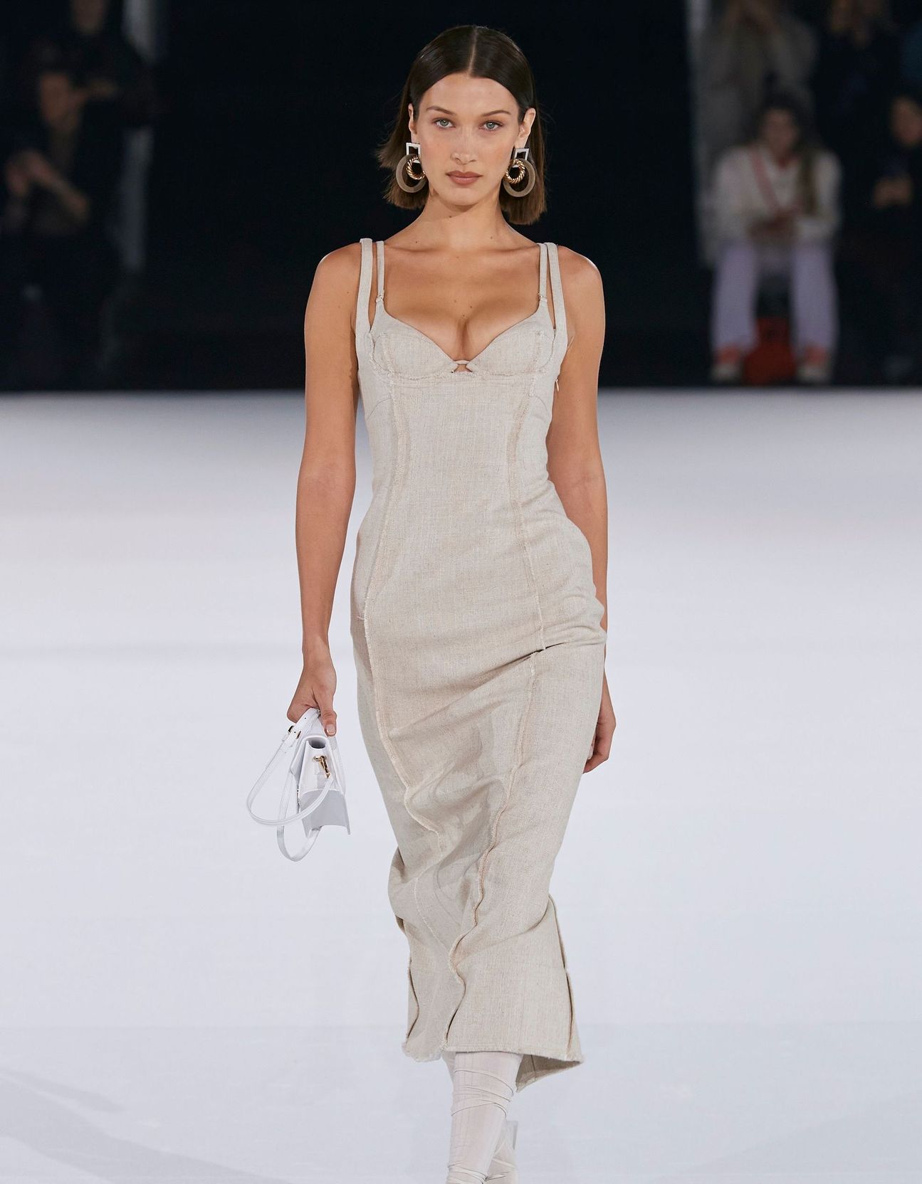 robe-jacquemus-928sca-1.jpg